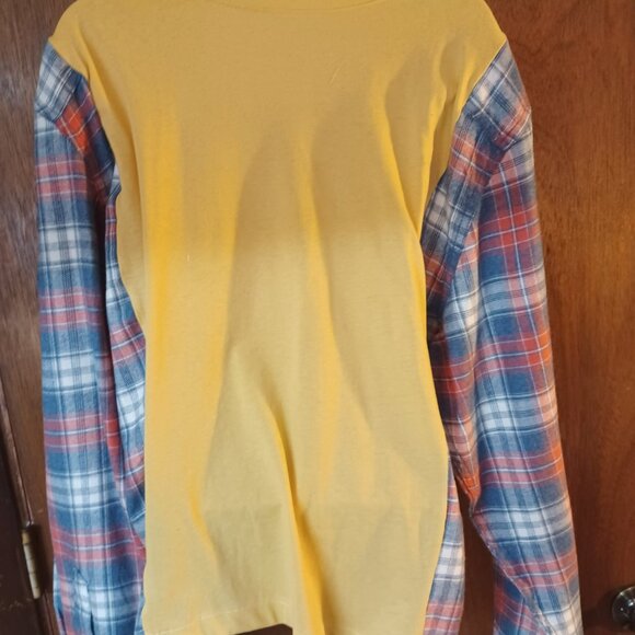 Upcycled yellow kiss flannel / t-shirt - Picture 2 of 2